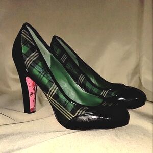 10 Betsey Johnson green Tartan Plaid Platform spectator heels. EC